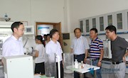 英国利兹大学常任副校长余海岁来我院参观