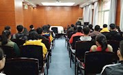 学院学工办组织负责宣传工作的学生进行培训