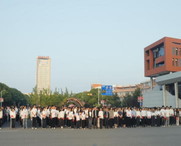 环境与化学工程学院举行“国旗传承·学院轮值周”升旗仪式